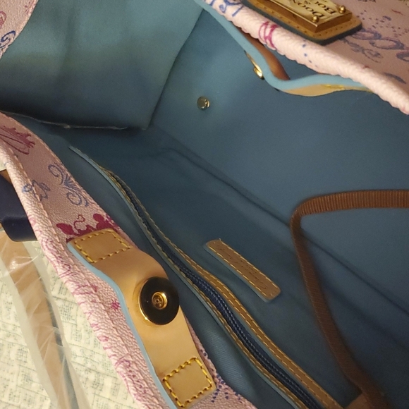 Disney Dooney & Bourke 2014 Princess Half Marathon Weekened‎ Bag - Picture 11 of 16
